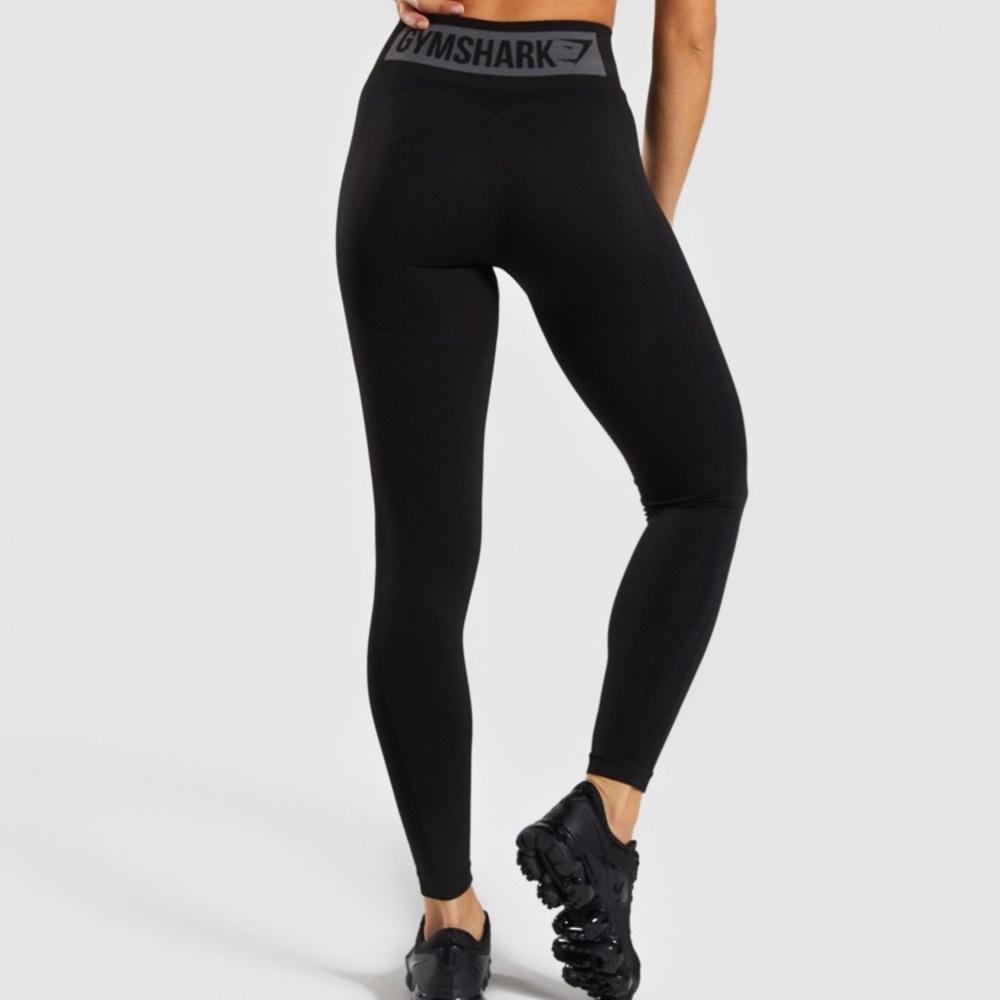 Gym shark flex high waisted bottoms.